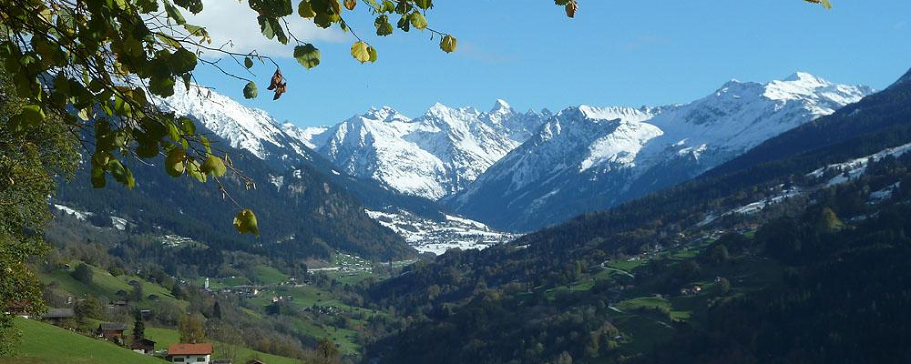 Blick auf Luzein und hinteres Prättigau