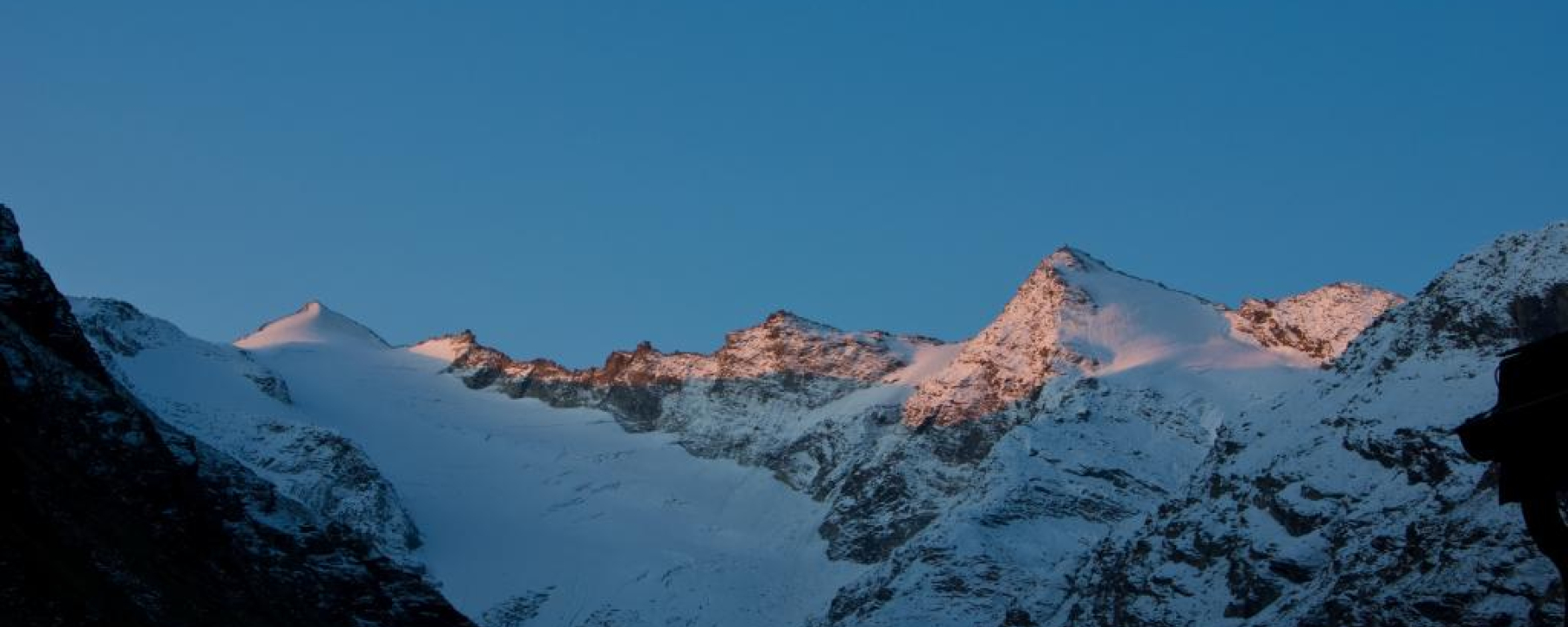 Blick Richtung Rheinwaldhorn; Foto: Hubert Hodel
