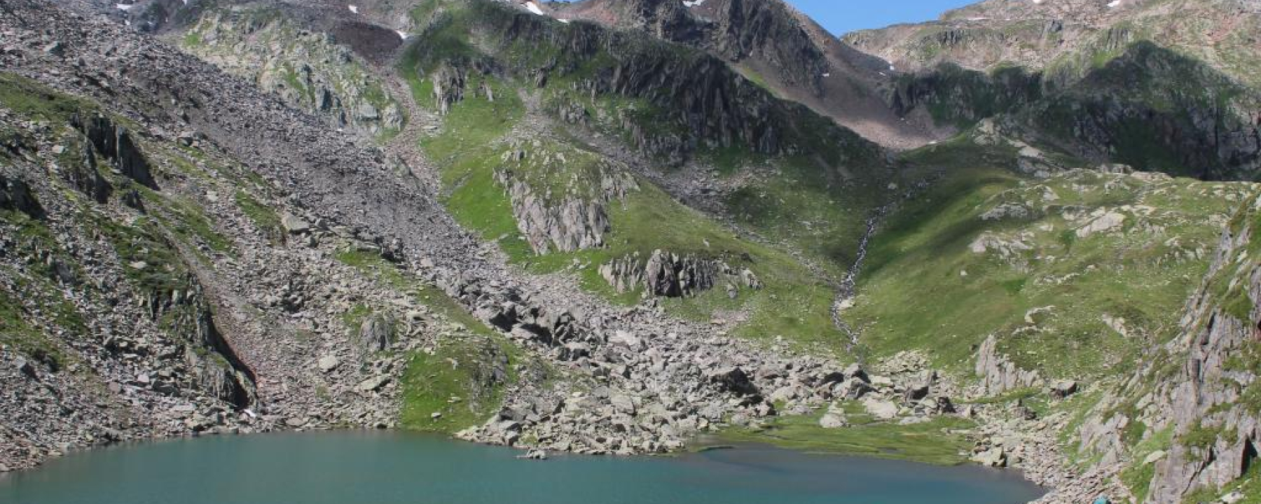 Blick zum Aufstieg nach dem See