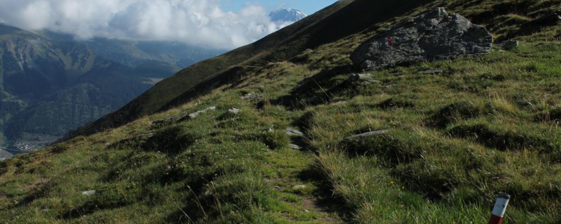 Höhenweg nach Cuolm Cavorgia mit Tödi