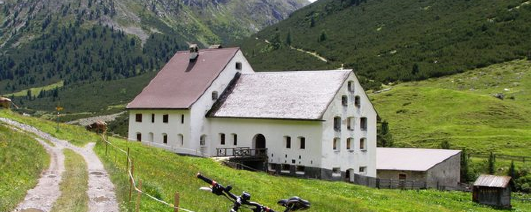 Herrenhaus auf der Alp Serlas