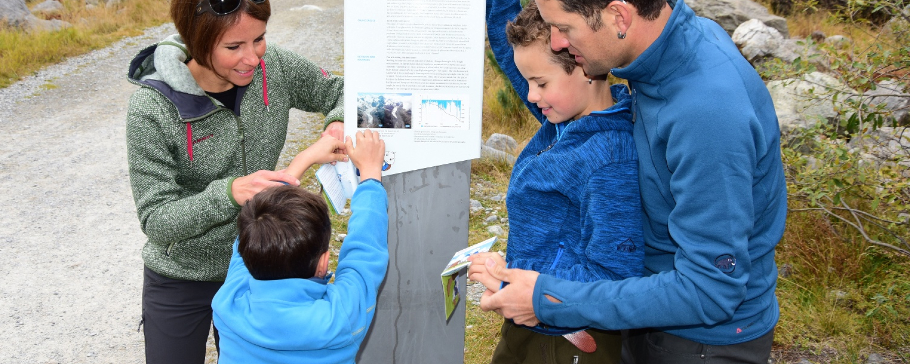 Den Gletscherweg Morteratsch mit dem Kinder-Büchlein "Sabis grosser Traum" entdecken