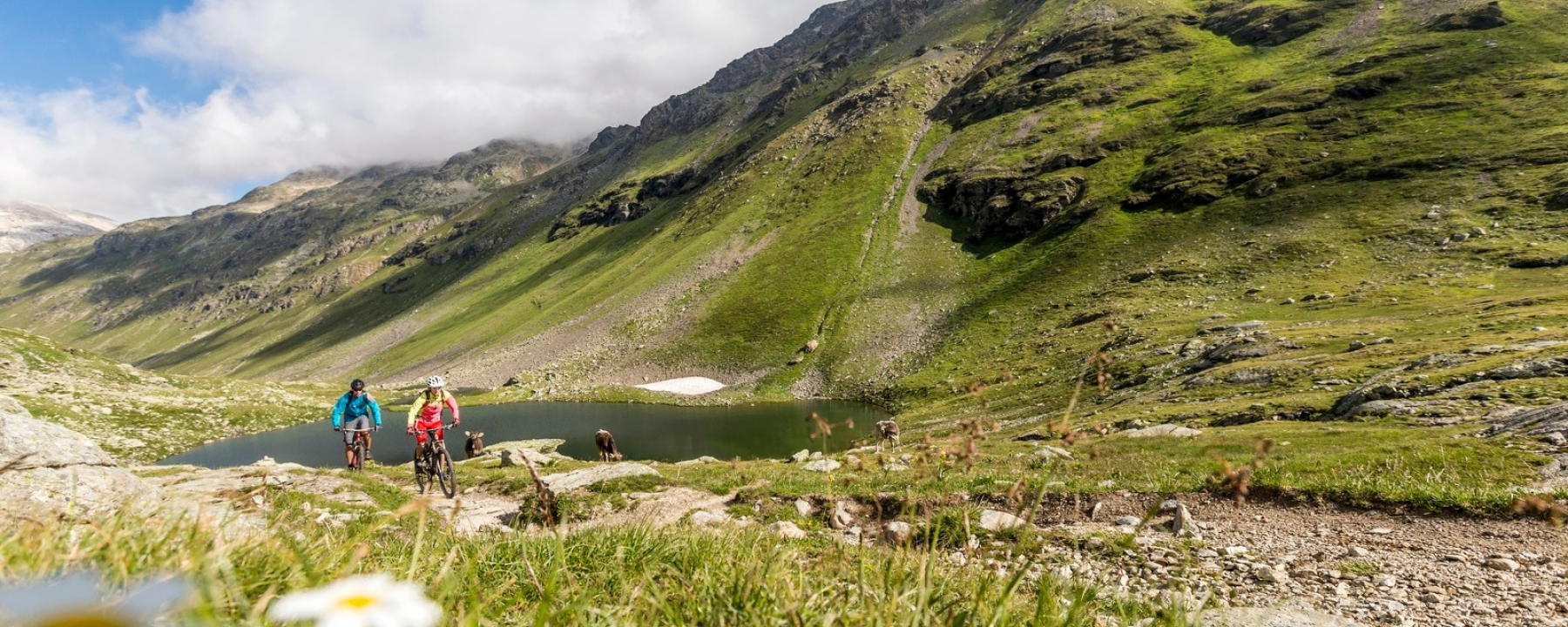 ENGADIN St. Moritz: Mountainbiker im Val Minor