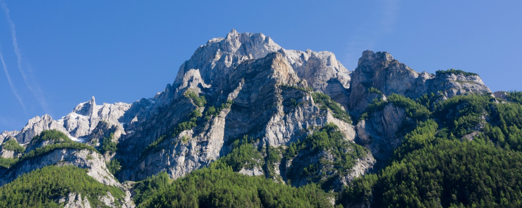 Blick von Vättis hoch zum Calanda