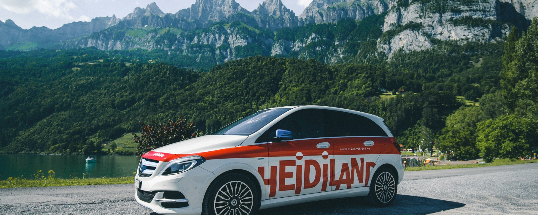 Heidiland E-Car an der Promenade in Walenstadt