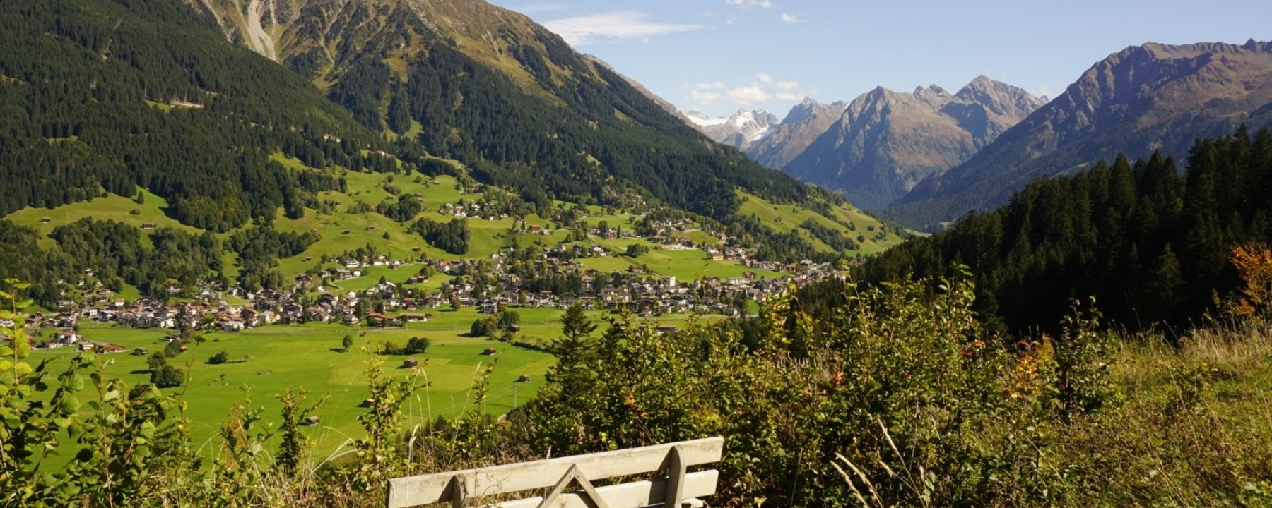 Bank mit Aussicht über Klosters