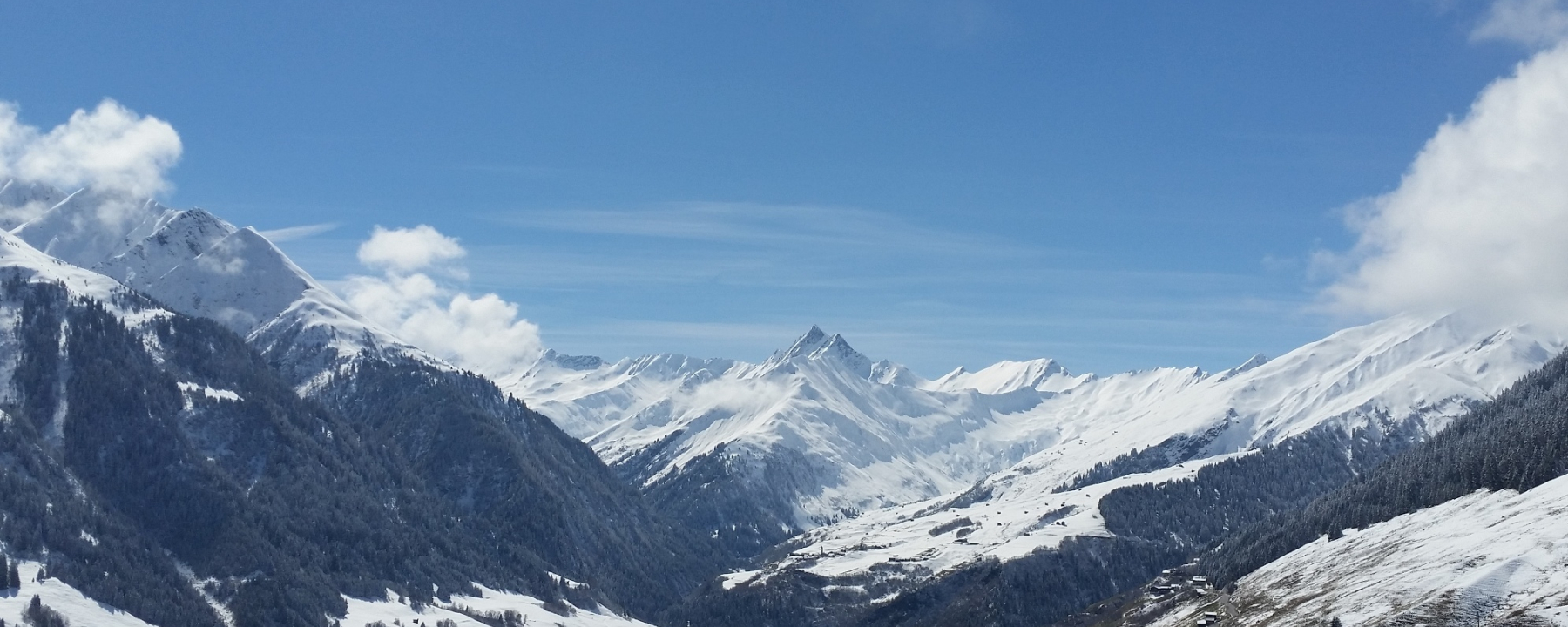 Sicht Tal einwärts Pèz Terri