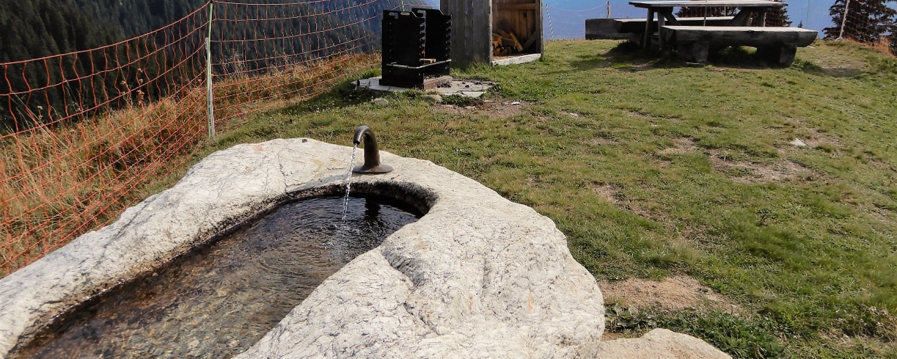 Feuerstelle mit Brunnen