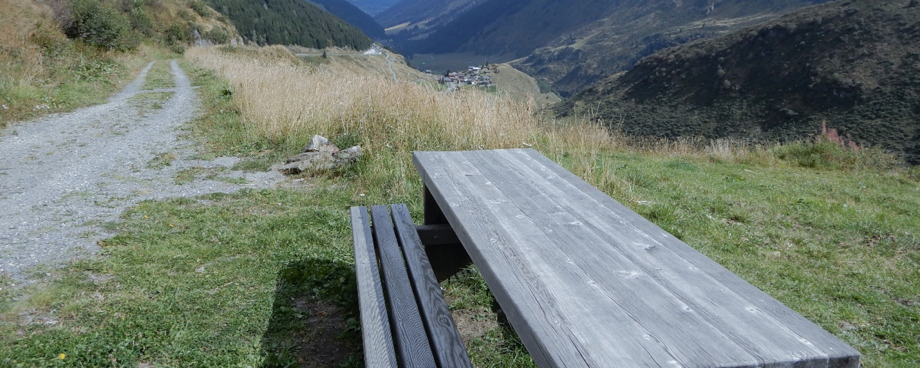 Aussicht ins Tal mit Tschamut