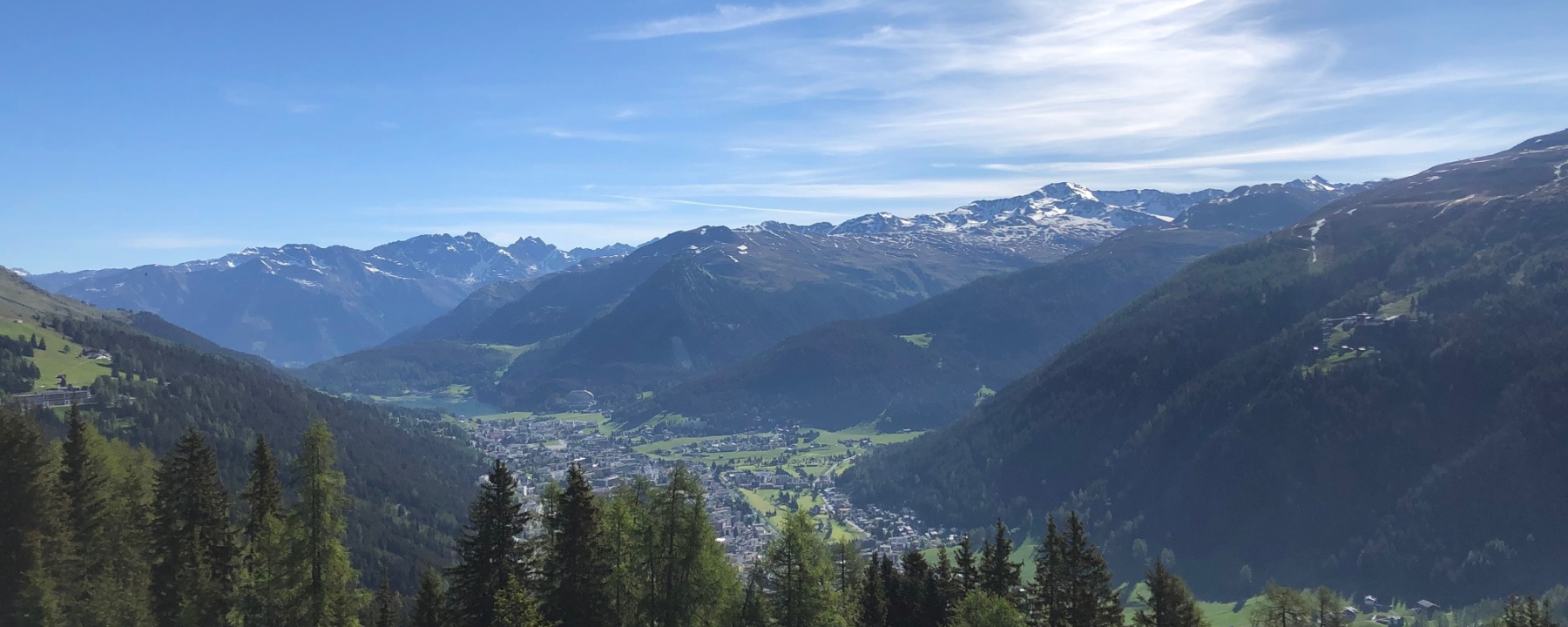Alpentour Blick auf Landwassertal