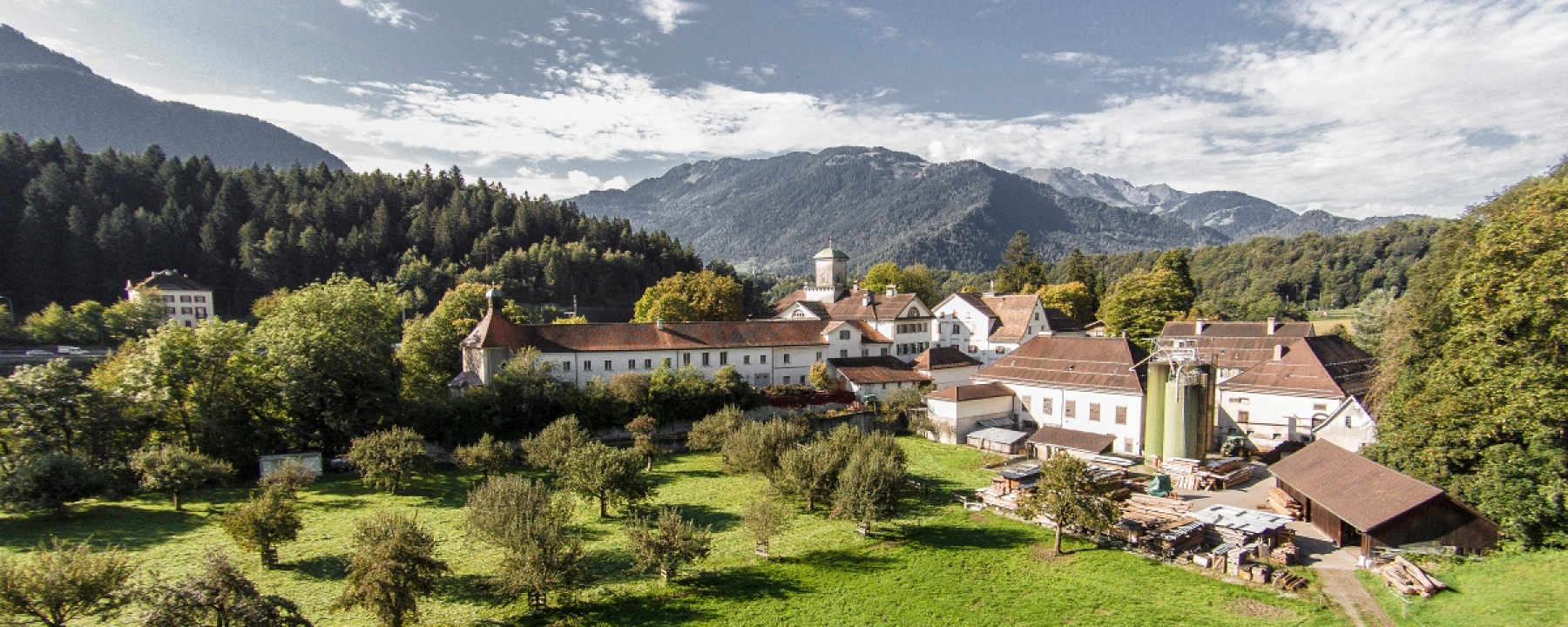 Weinbau von Tscharner · Schloss Reichenau