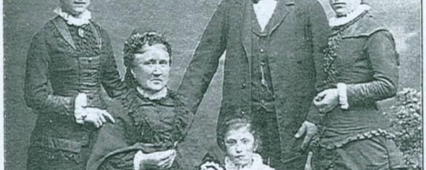 Die Familie von Andrea Fasciati, dem Erbauer des Palazzo, um 1870.