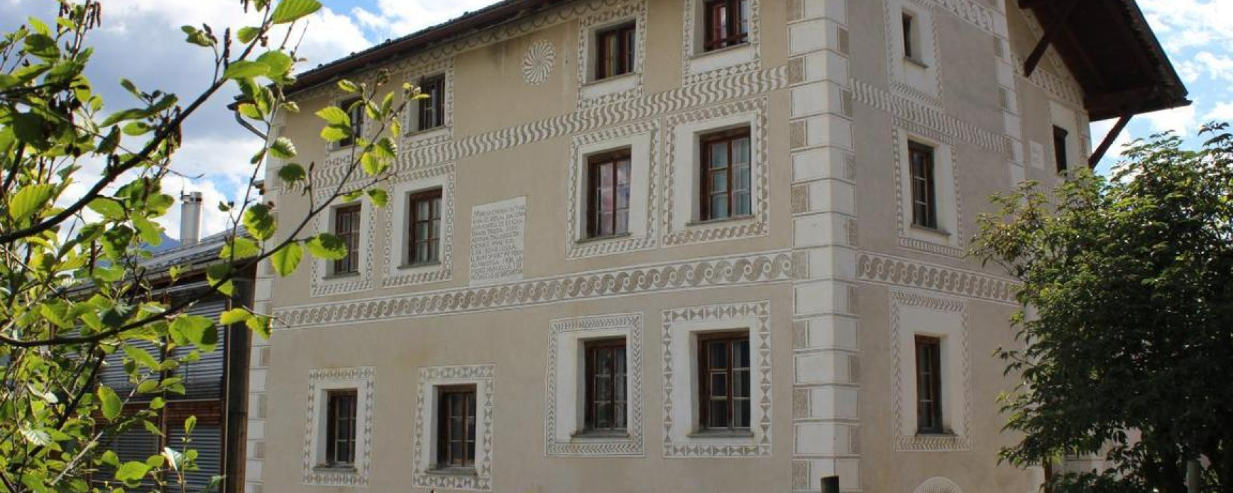 Maison d’Engadine vieille de 400 ans Grisons Tourisme