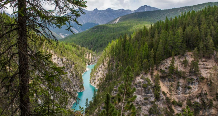 Das Ausgleichsbecken Ova Spin erinnert an einen Fiord. Das Ausgleichsbecken Ova Spin erinnert an einen Fiord.