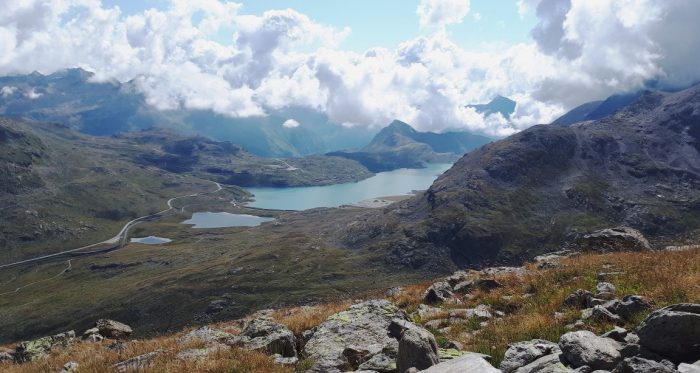 Blick runter vom Lej da Diavolezza auf den Lago Bianco, Lej Nair und Lej Pitschen