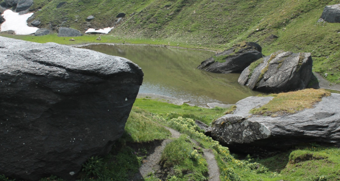 Kleiner See auf der Passhöhe