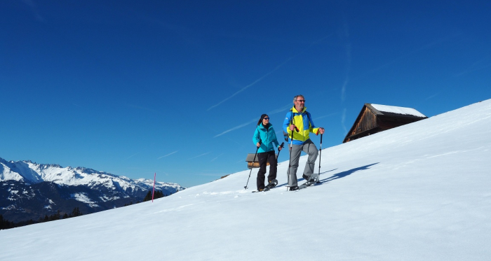 Schneeschuhlaufen im ersten Skigebiet in Graubünden