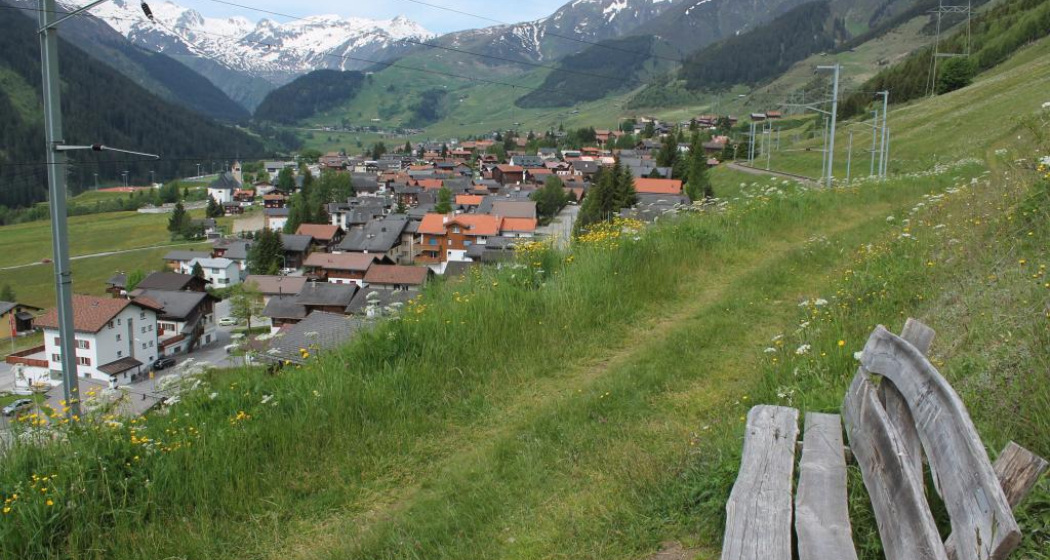 Blick zurück nach Sedrun Blick zurück nach Sedrun