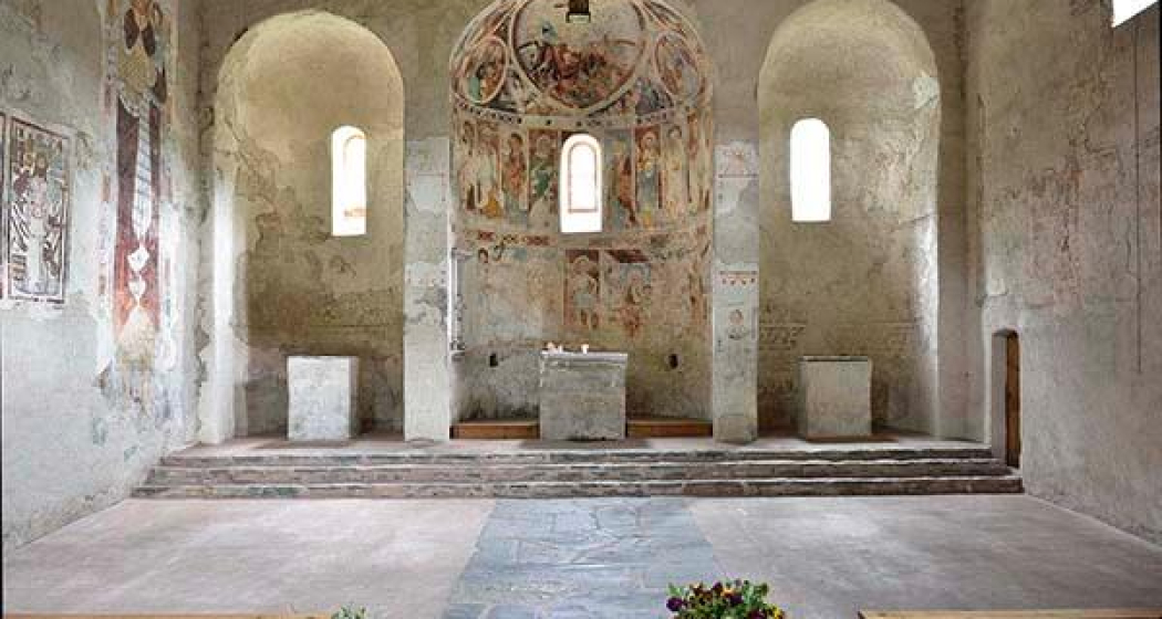Die drei Apsiden in der Kirche St. Peter in Mistail Die drei Apsiden in der Kirche St. Peter in Mistail