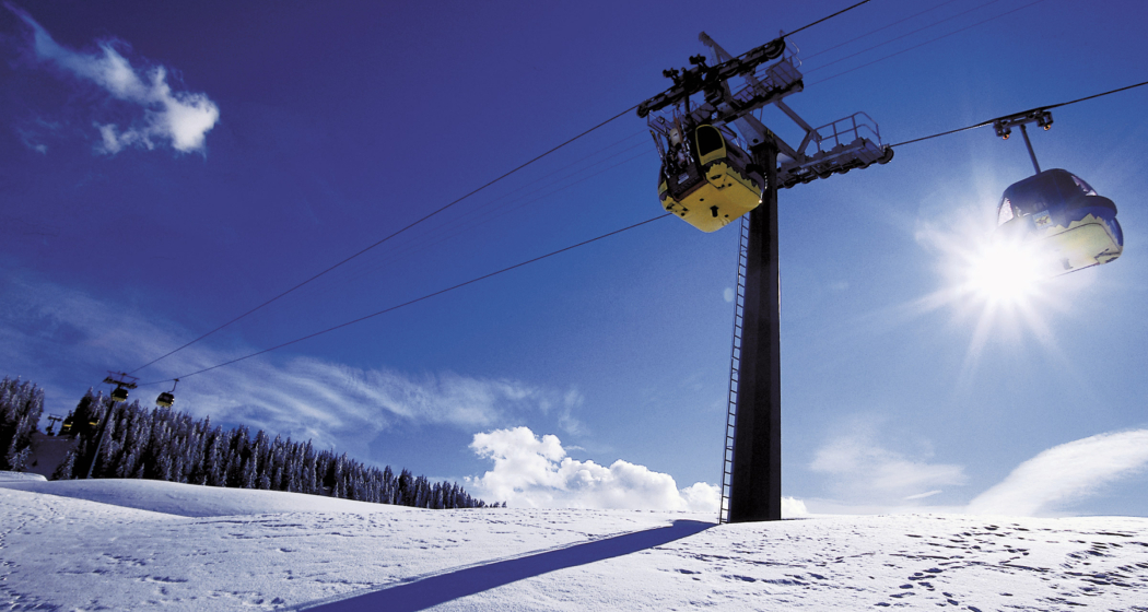 Mit der Gondelbahn gehts hinaf auf den Berg.