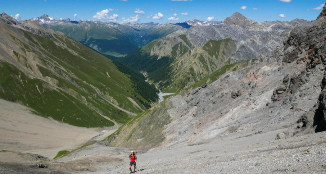 Im steilen und rutschigen Aufstieg zur Fuorcla Trupchun Im steilen und rutschigen Aufstieg zur Fuorcla Trupchun