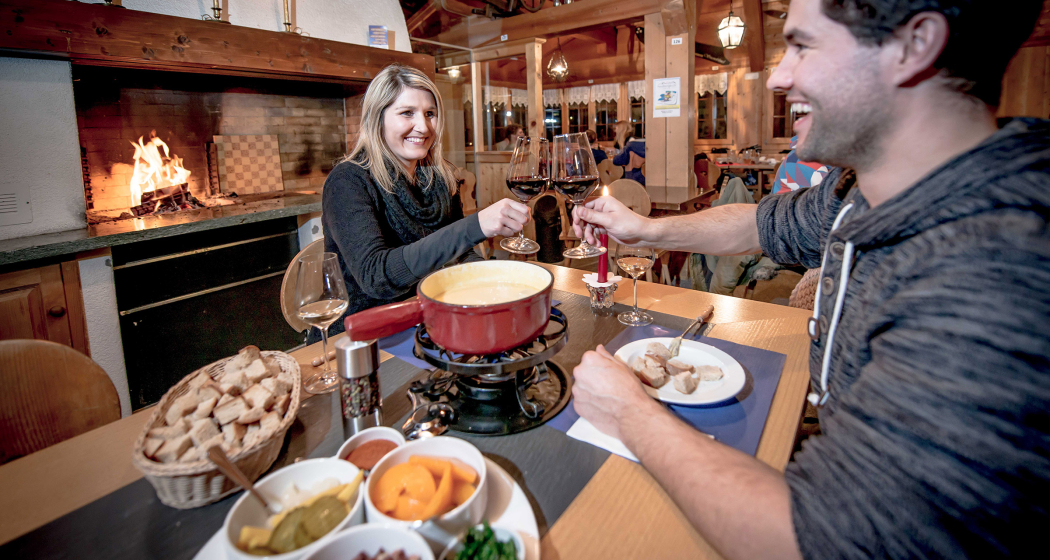 Ganz romantisch zu Zweit oder mit Freunden: ein Fondue gehört dazu! Ganz romantisch zu Zweit oder mit Freunden: ein Fondue gehört dazu!