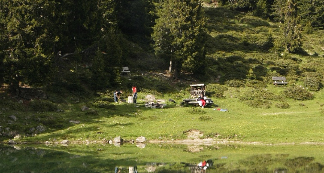 Idyllische Feuerstelle am Oberen Prätschsee Idyllische Feuerstelle am Oberen Prätschsee