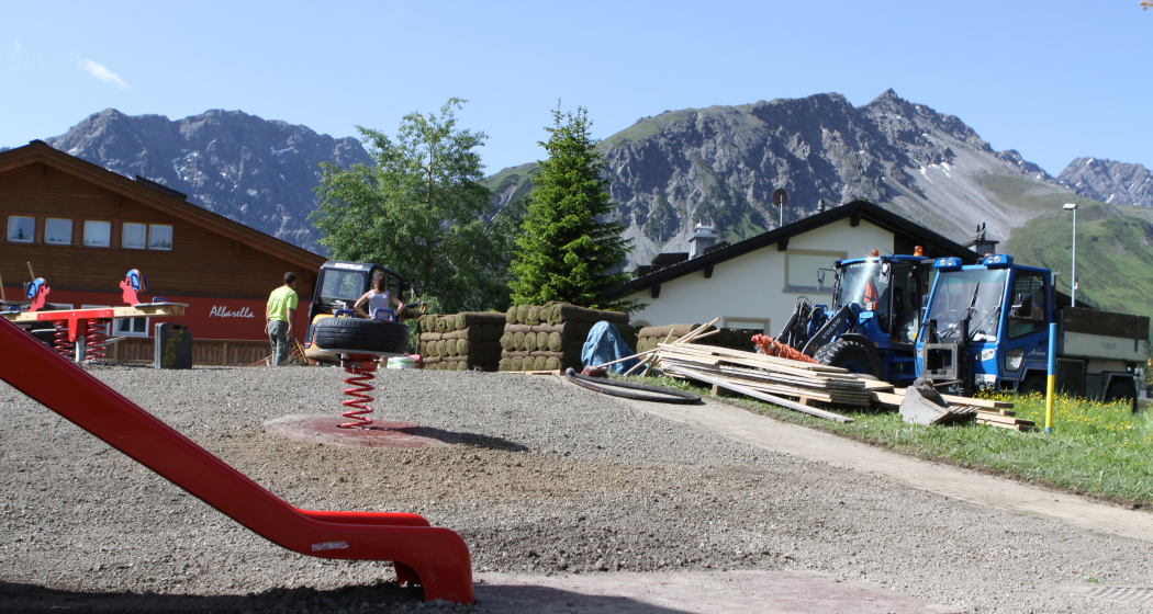Der Spielplatz Ochsenbühl während dem Aufbau Der Spielplatz Ochsenbühl während dem Aufbau