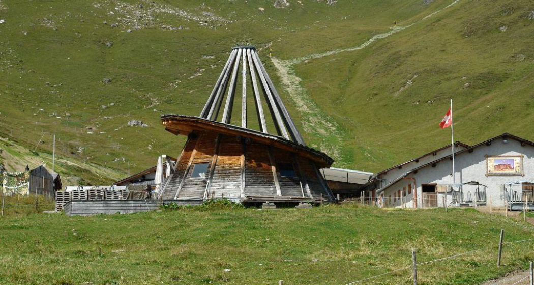 Das Munggaloch bei der Carmennahütte Das Munggaloch bei der Carmennahütte