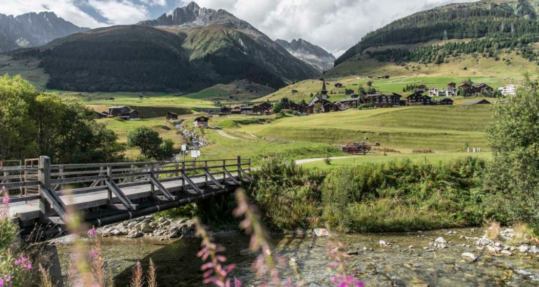 Am Rhein bei Rueras Am Rhein bei Rueras