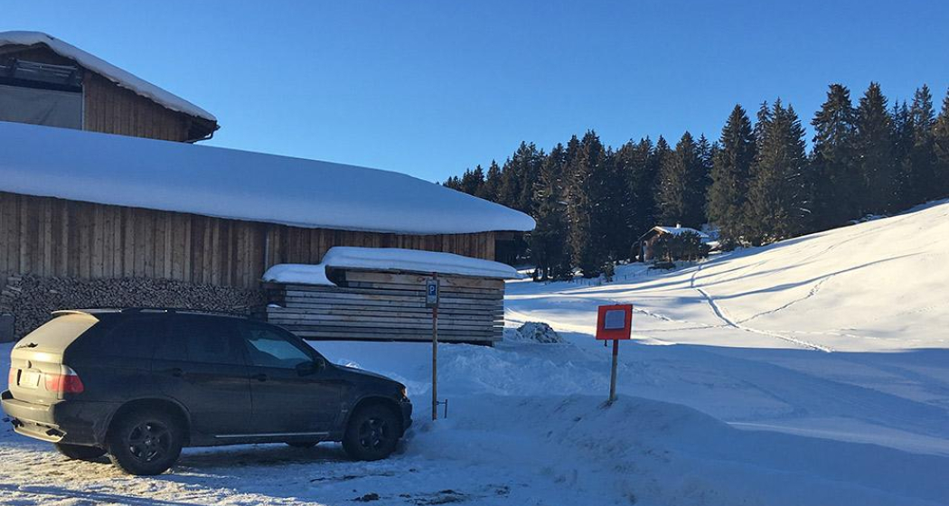 Parkplatz beim Loipeneinstieg Parkplatz beim Loipeneinstieg