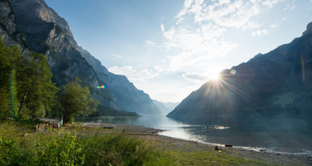 Klöntalersee mit unverbauten Ufern