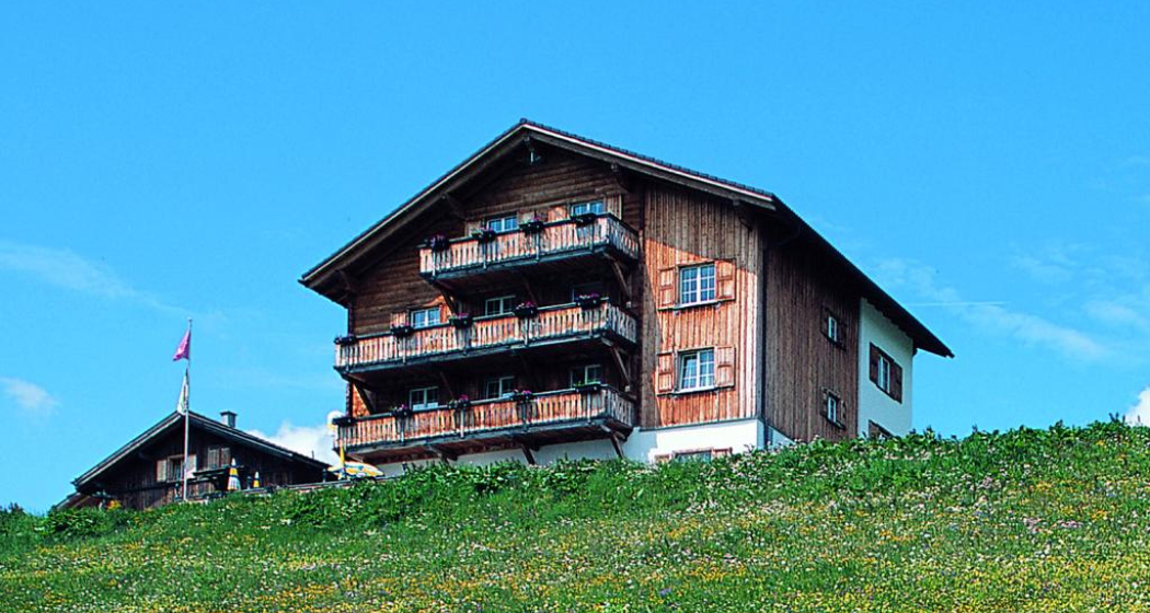 Berggasthaus Post in Obermutten Berggasthaus Post in Obermutten