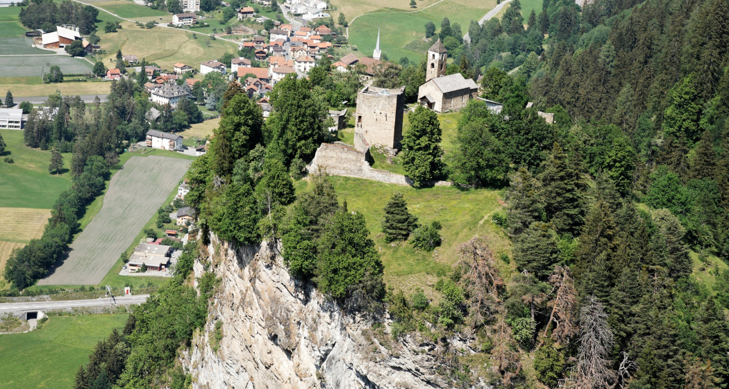 Hohen Rätien mit Sils im Hintergrund Hohen Rätien mit Sils im Hintergrund