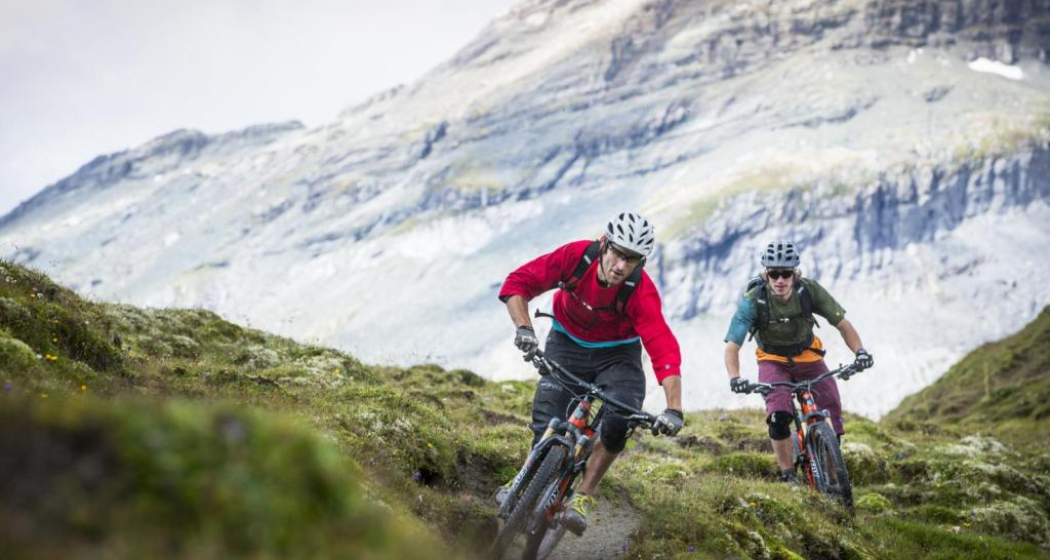 Alpwiesendurchquerung vor Alp Sogn Martin