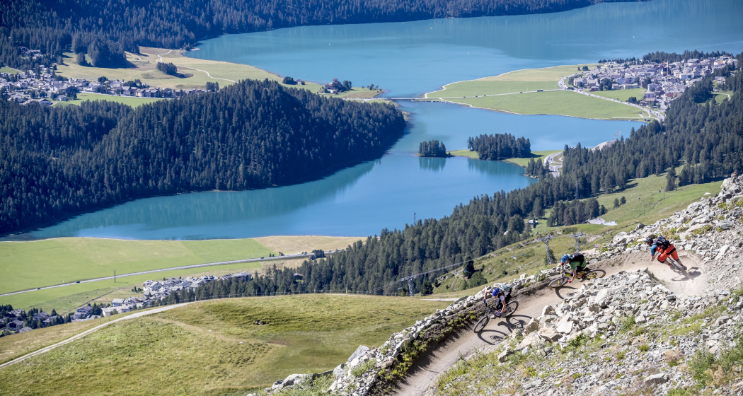 WM Flow Trail mit Blick auf den Champfèrer- und Silvaplanersee WM Flow Trail mit Blick auf den Champfèrer- und Silvaplanersee