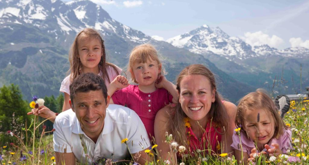 Familie auf dem Schellenursliweg Familie auf dem Schellenursliweg