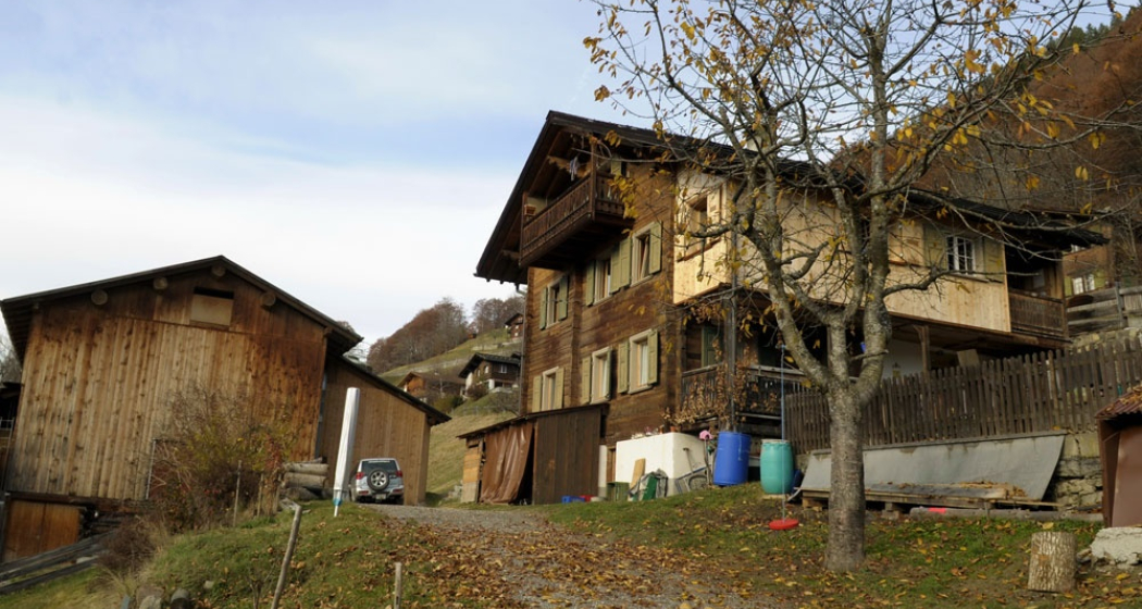 Der Hof von der Familie Aliesch Der Hof von der Familie Aliesch