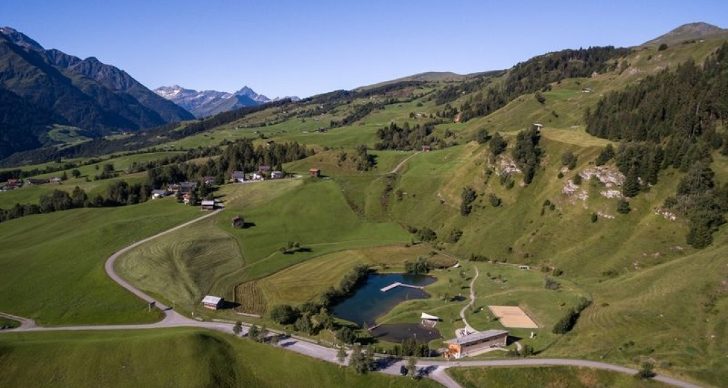 Zeltplatz Davos Munts aus der Vogelperspektive Zeltplatz Davos Munts aus der Vogelperspektive