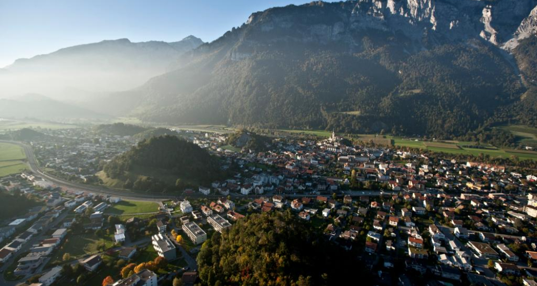 Tumas, Domat/ems Tumas, Domat/ems