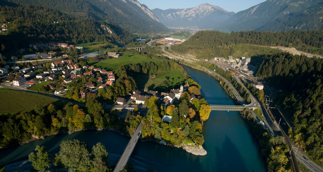 Blick auf Reichenau-Tamins und das Churer Rheintal Blick auf Reichenau-Tamins und das Churer Rheintal