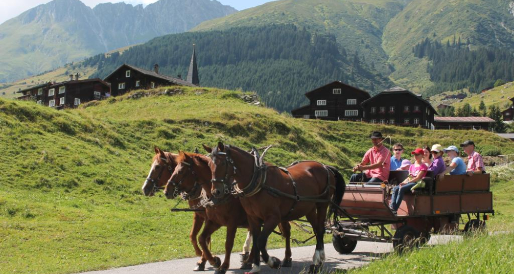 eine Kutschenfahrt durchs Dorf