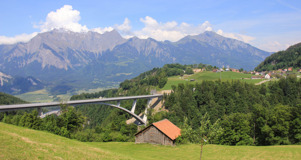 Die grösste Bogenbrücke der Schweiz - die Taminabrücke Die grösste Bogenbrücke der Schweiz - die Taminabrücke