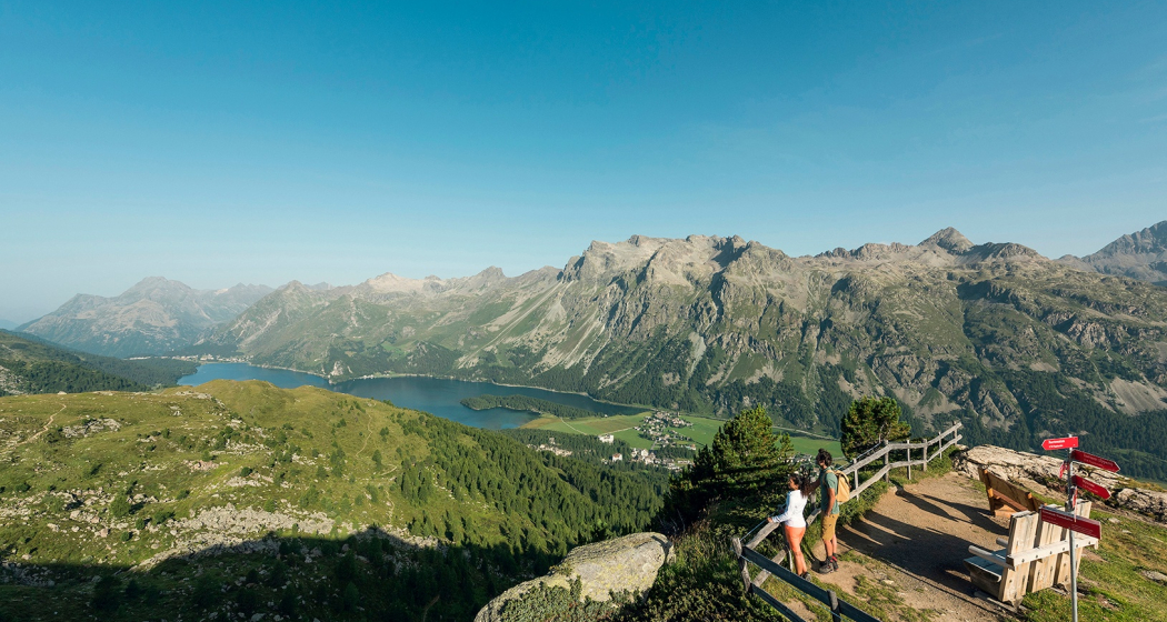 Aussicht Corvatsch Furtschellas in Richtung Sils Aussicht Corvatsch Furtschellas in Richtung Sils