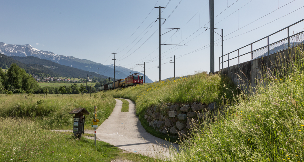 Wanderweg entlang von der Bahnlinie Wanderweg entlang von der Bahnlinie