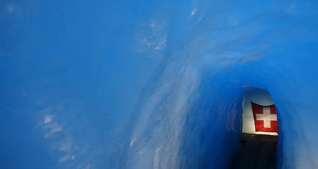 Eisgrotte im Rhônegletscher Eisgrotte im Rhônegletscher