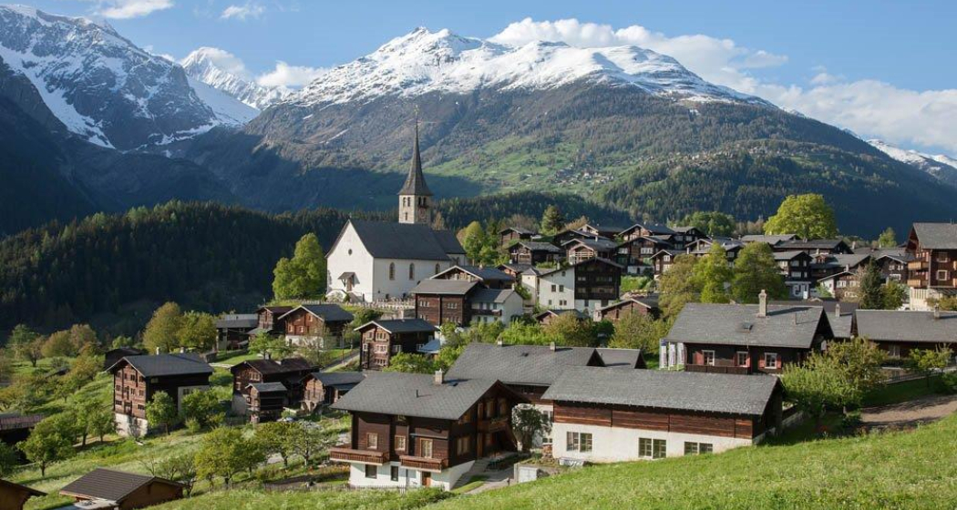 Ernen mit Kirche St. Georg Ernen mit Kirche St. Georg