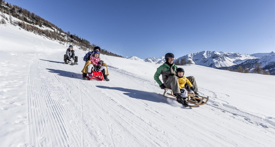 Schlittelweg nach Tschierv Schlittelweg nach Tschierv
