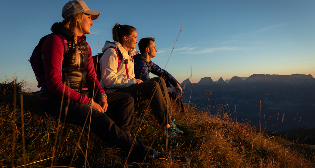 Morgensonne geniessen auf der 7-Gipfel-Tour am Flumserberg Morgensonne geniessen auf der 7-Gipfel-Tour am Flumserberg