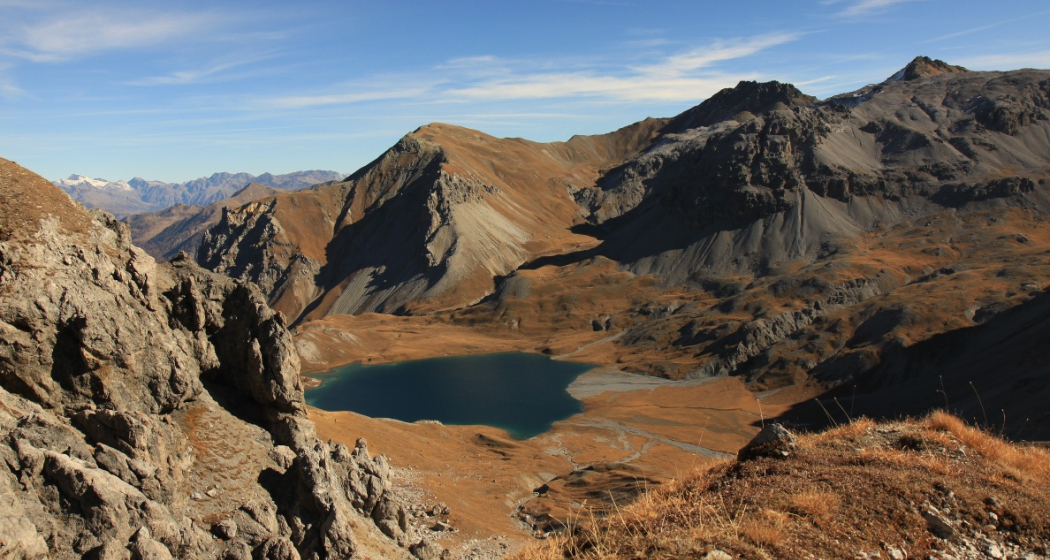 Blick von der Krete von Piz Praveder zum Lai da Rims Blick von der Krete von Piz Praveder zum Lai da Rims